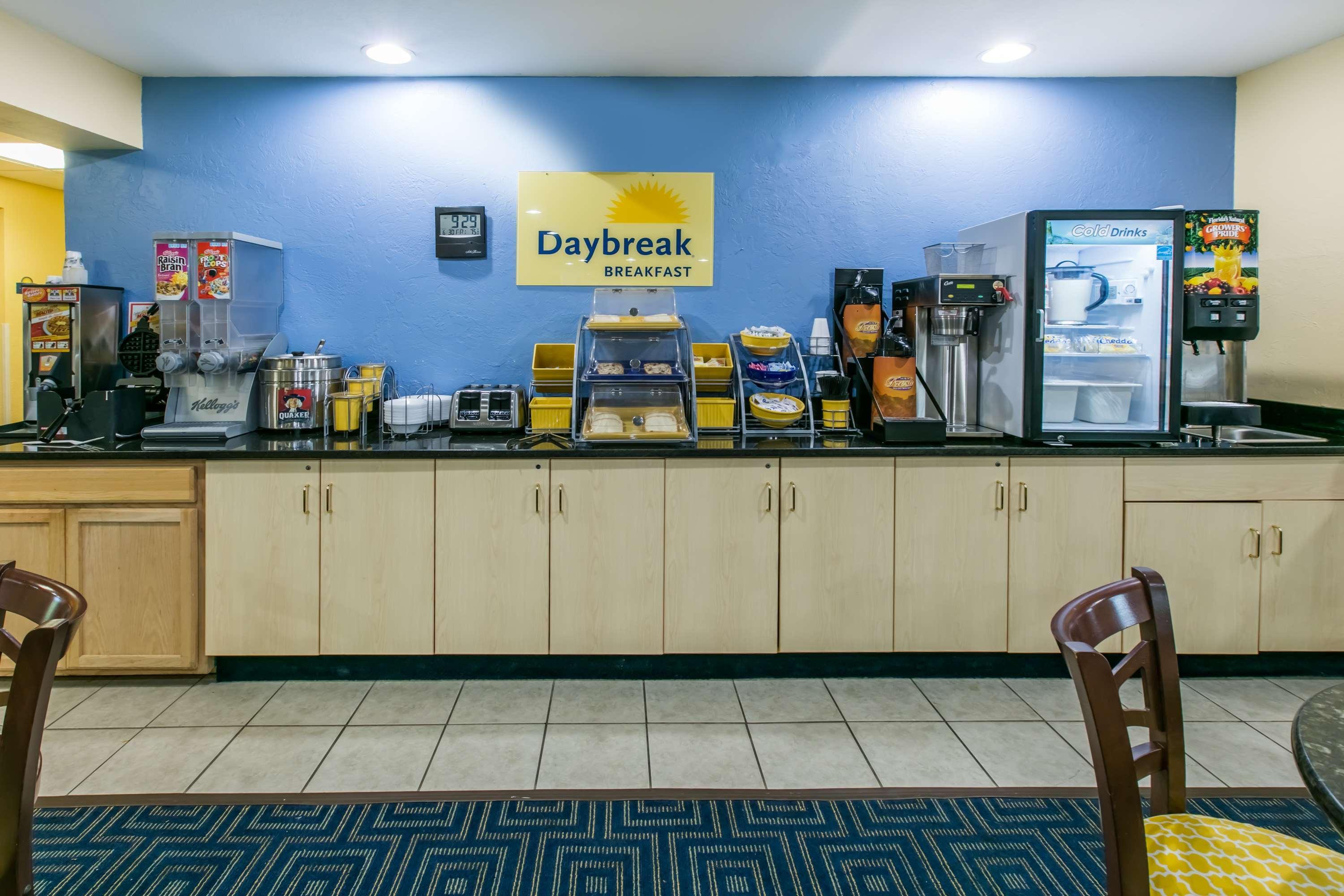 Pryor Creek Days Inn מראה חיצוני תמונה
