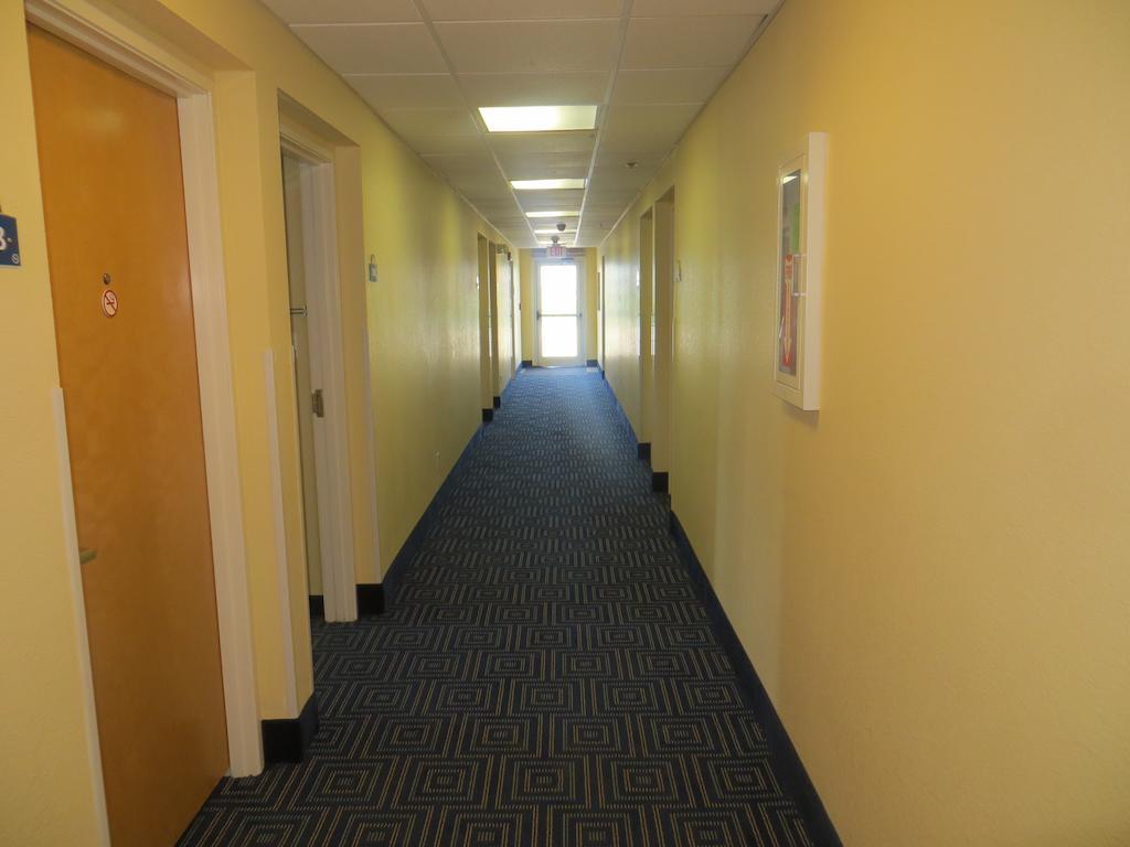 Pryor Creek Days Inn מראה חיצוני תמונה