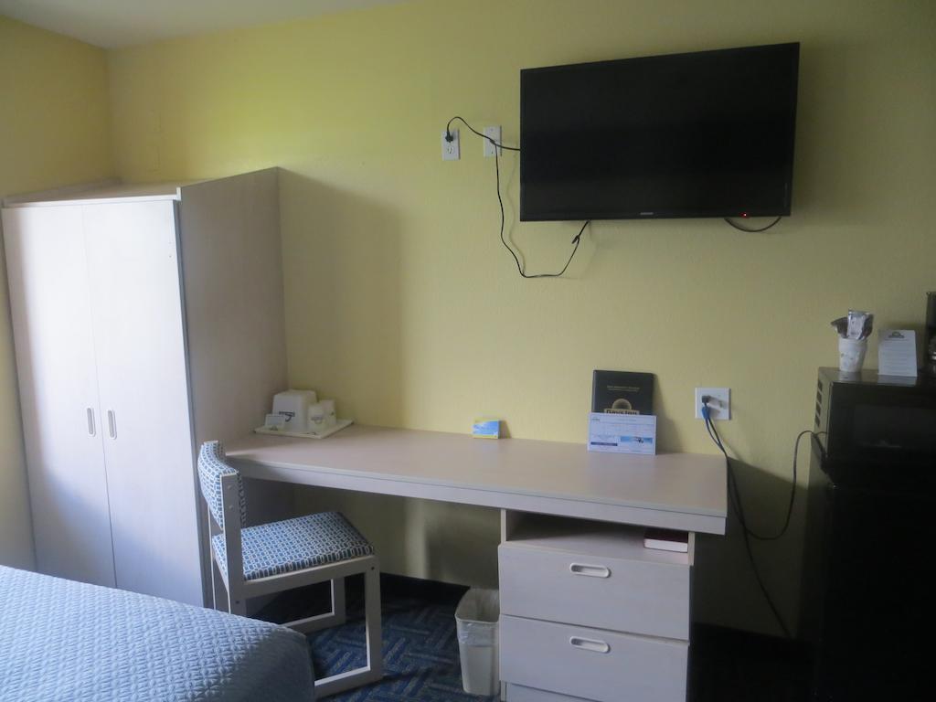 Pryor Creek Days Inn מראה חיצוני תמונה