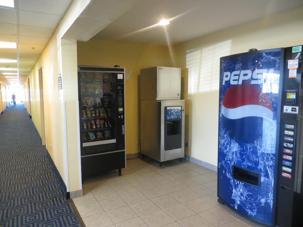 Pryor Creek Days Inn מראה חיצוני תמונה